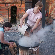 raku-firing4.jpg